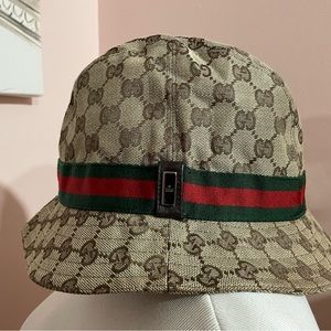Excellent used condition! Gucci hat, made in Italy